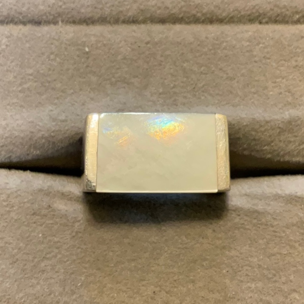 Elegant Sterling Silver and Cream Ring